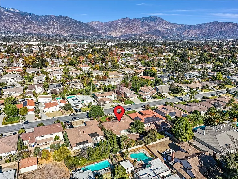 452 W Winnie Way — Photo 36