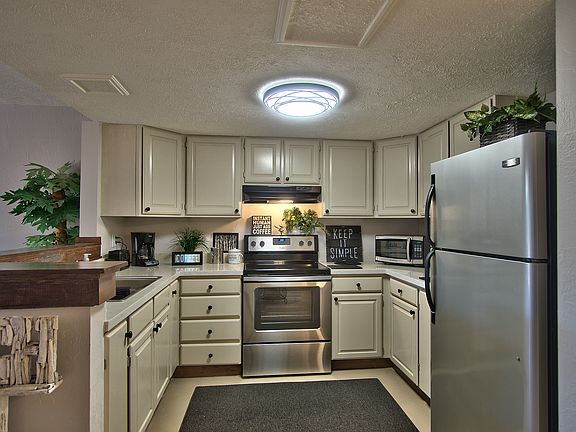 5th image of 77-6469 Alii Dr APT 131