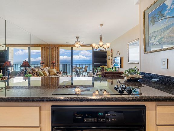 3rd image of 4471 Lower Honoapiilani Rd #221