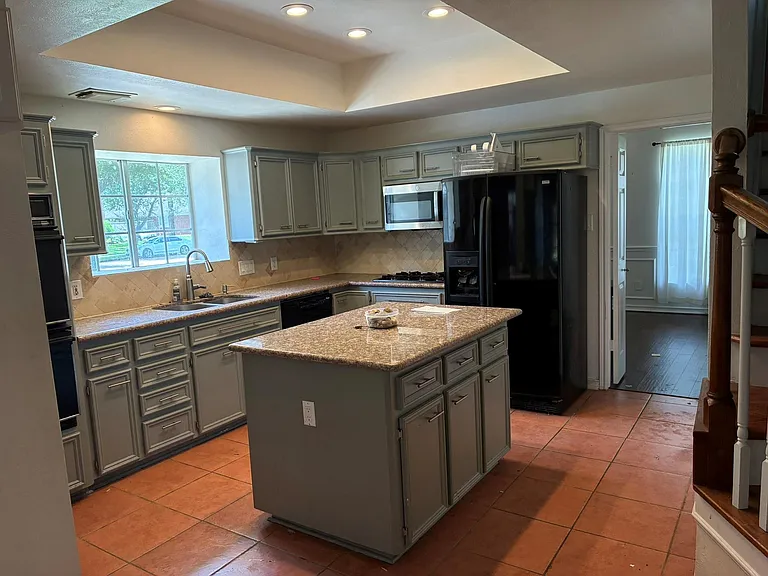 4635 Meadow Green Dr — Photo 7