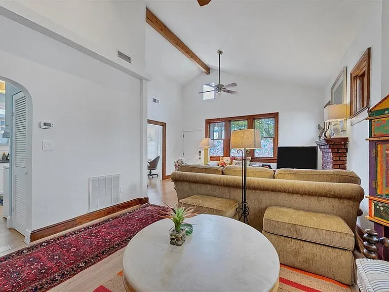 1676 Oak St — Photo 10