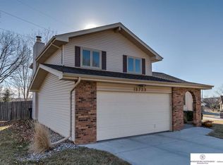 15723 Shamrock Rd, Omaha, NE 68118