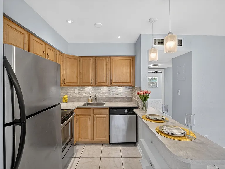 4051 NE 13th Ave #77 — Photo 9