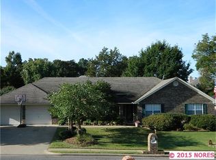 201 Greentree Dr, Tahlequah, OK 74464