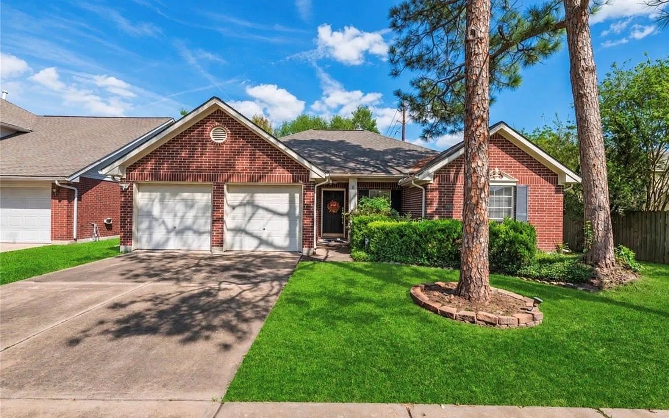 4 bed, 4.0 bath, 1988 sqft, $2,500 — Photo 1