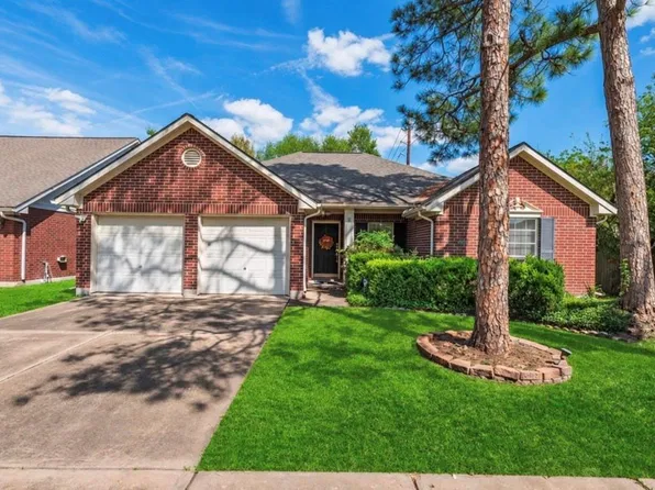 16423 Maple Downs Ln, Sugar Land, TX 77498