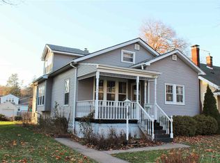 826 N 3rd St, Clinton, IA 52732
