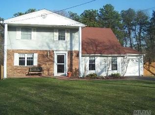 20 Brookville Dr, Centereach, NY 11720