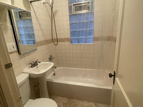 4th image of 1449 N Bell Ave Unit 1