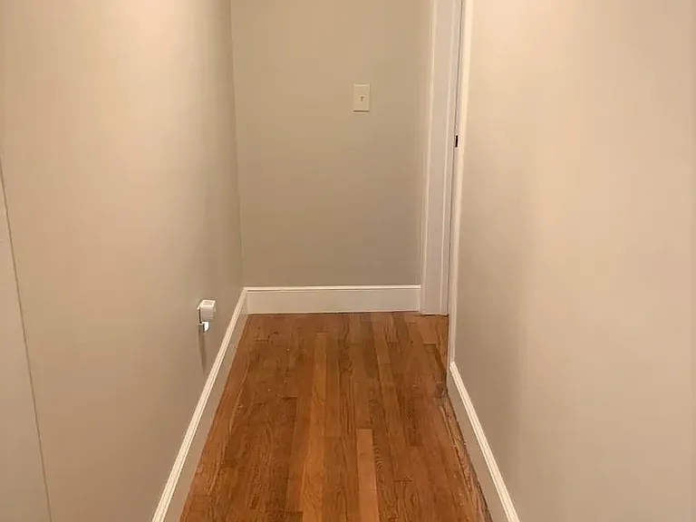 27 Thompson Ave #1 — Photo 18