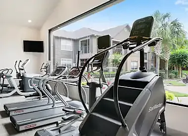 River Pointe Apartments — Photo 4