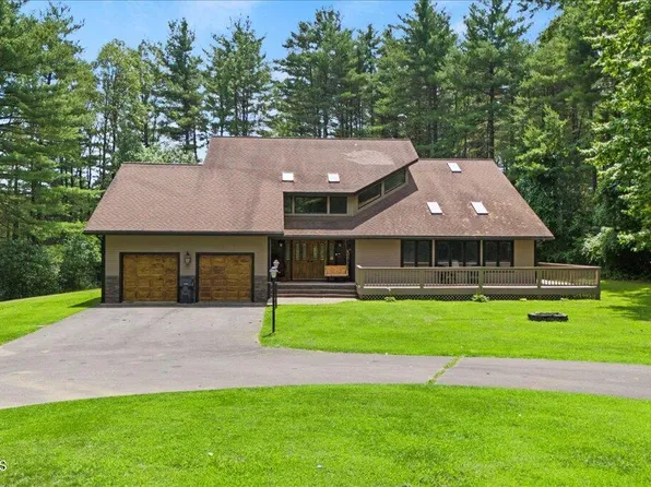 21 Pheasant Walk, Queensbury, NY 12804