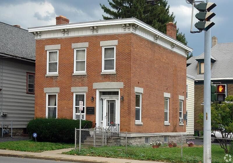 1st image of 202 N Townsend St