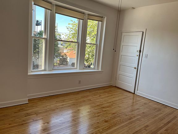 2nd image of 3556 W Wrightwood Ave #2S