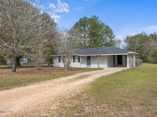 120 Moody Dr, Lucedale, MS 39452