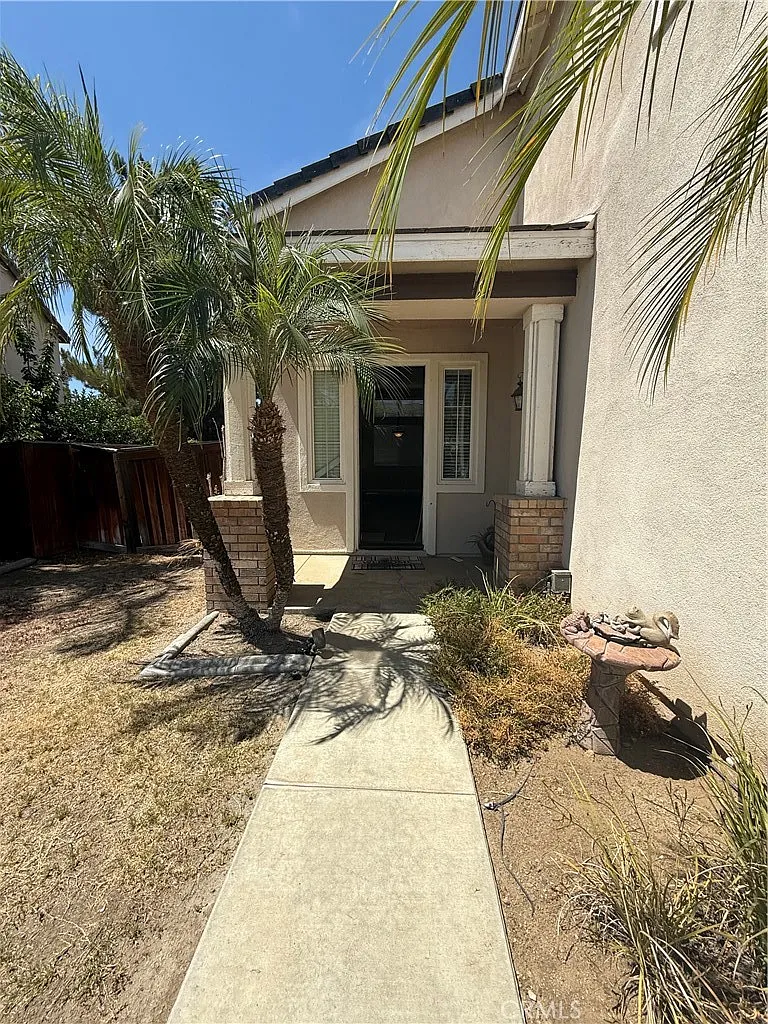 4 bed, 2330 sqft, $3,300 — Photo 3