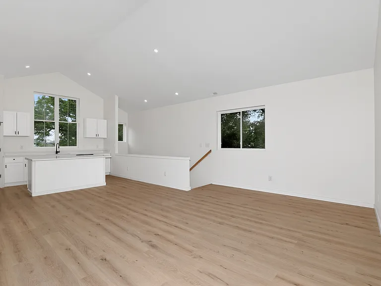 2240 Hovey St #A — Photo 12