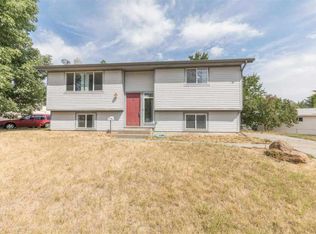 105 Holladay Dr, Cheney, WA 99004