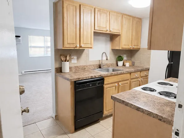 Armour Court, 1010 S Armour St #069ee5977, Allentown, PA 18103