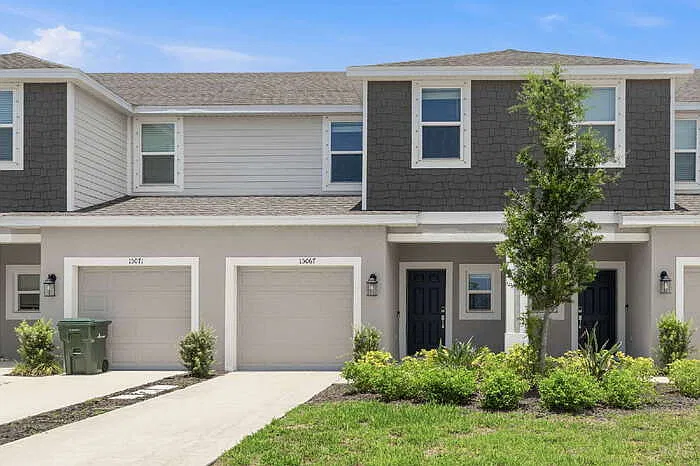 3 bed, 2.0 bath, 1412 sqft, $2,195 — Photo 1