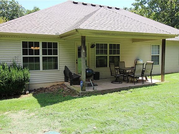4th image of 3 Skidmore Cir