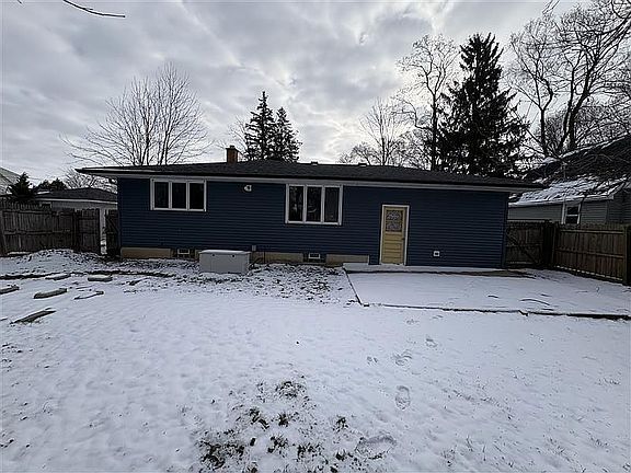 4th image of 410 Bauman Rd