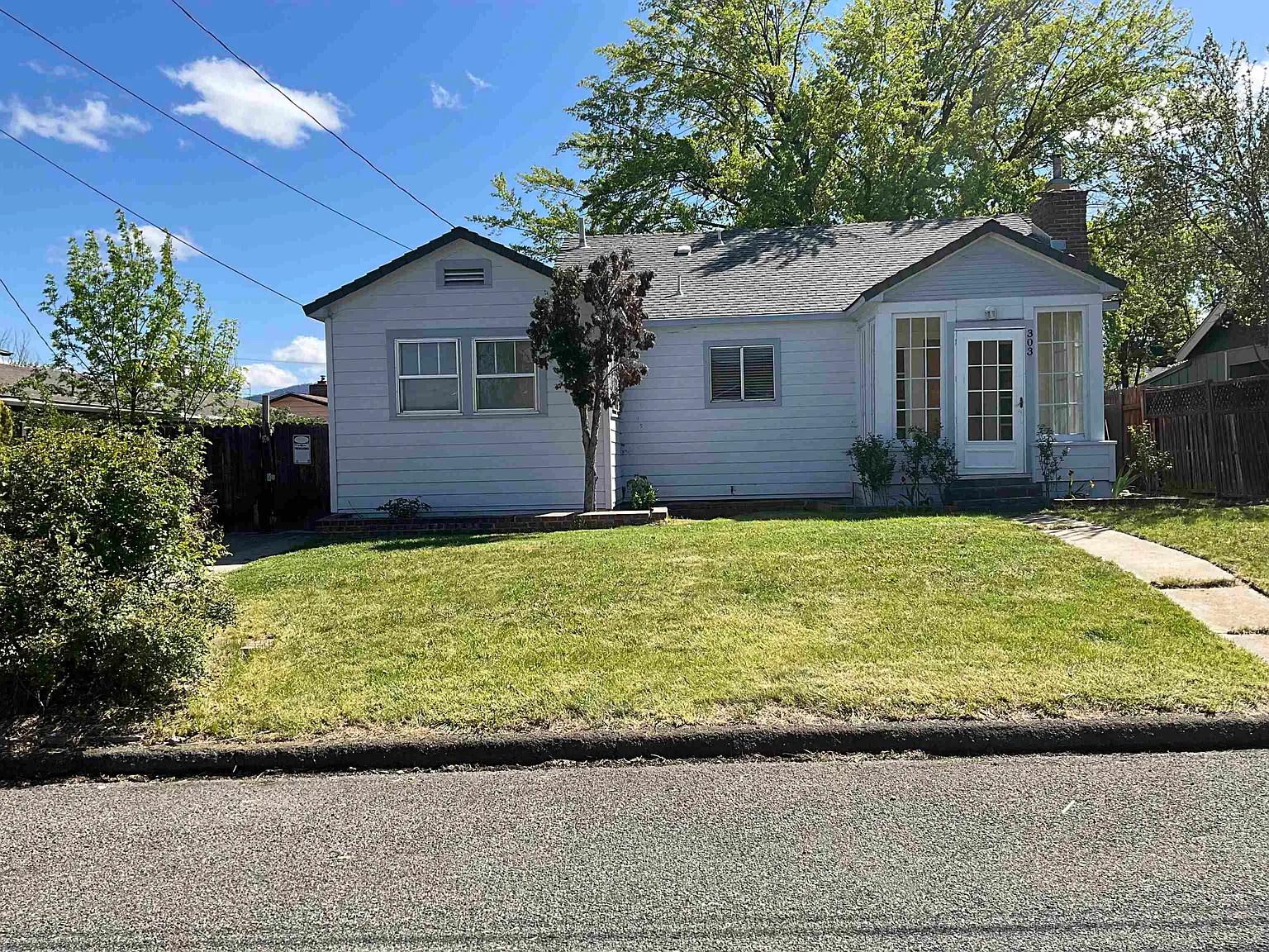 303 Anderson St photo 1