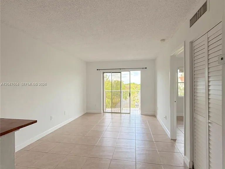 8260 SW 210th St #315 — Photo 2