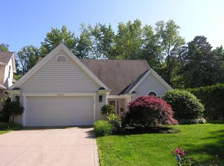 25025 Sunset Dr, Bay Village, OH 44140