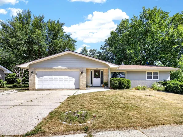 586 Oak STREET, Burlington, WI 53105
