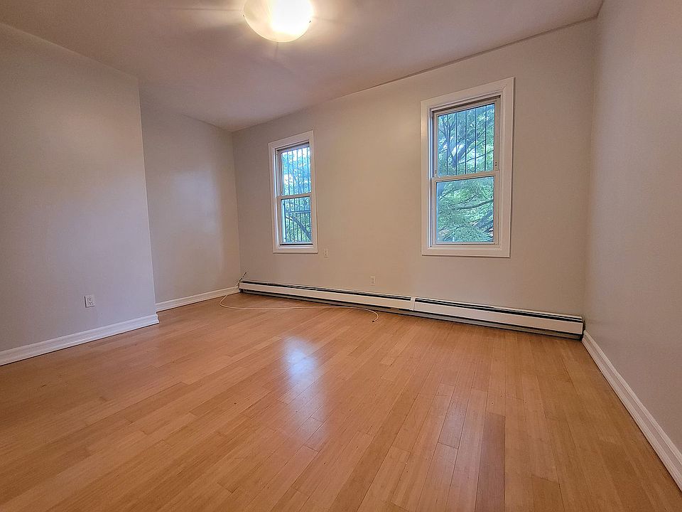 1st image of 351 E 21st St APT 1D