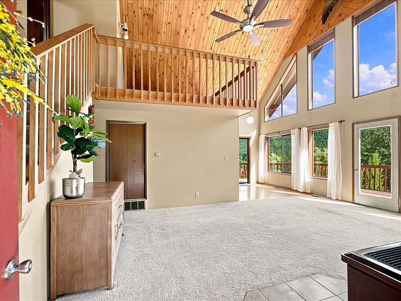 4 bed, 2170 sqft, $3,000 — Photo 2