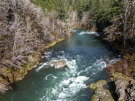 3rd image of 680 Wolf Creek Rd