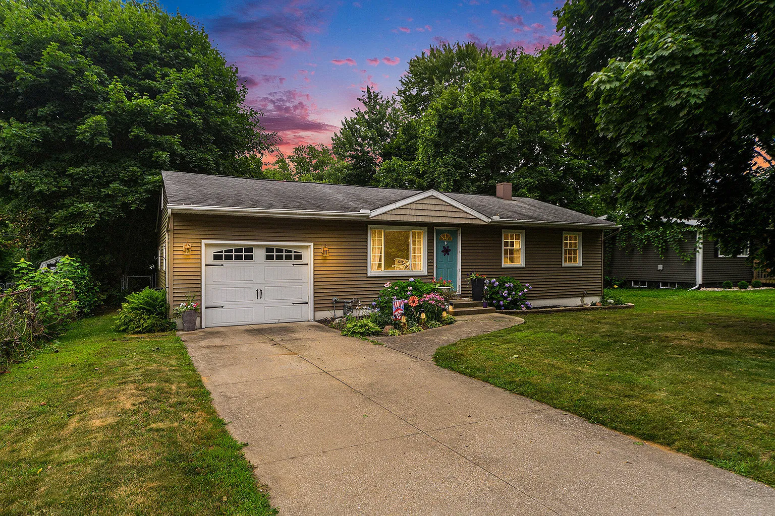 1227 Capital Ave SW photo 1