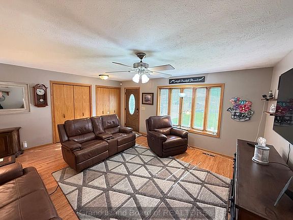4th image of 4031 Sacramento Cir