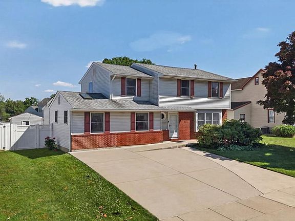 2nd image of 2318 Smiths Ln