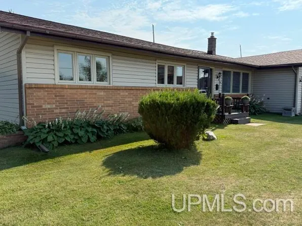 11 Trimountain Ave, South Range, MI 49963