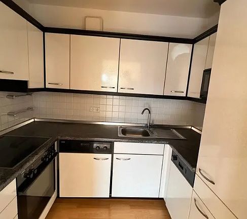 4th image of 141 W 24th St #29