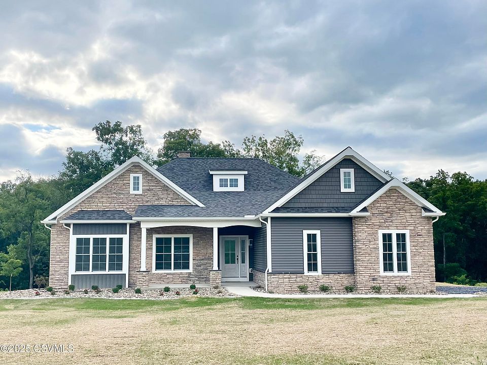 1st image of 25 Classic Hills Dr