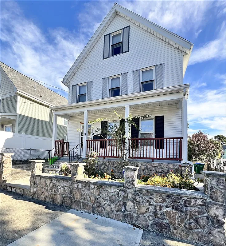 1 bed, 700 sqft, $2,300 — Photo 3
