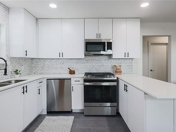 2nd image of 5005 Avenue F #A