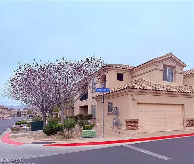 3 bed, 2.0 bath, 1454 sqft, $1,800 — Photo 1