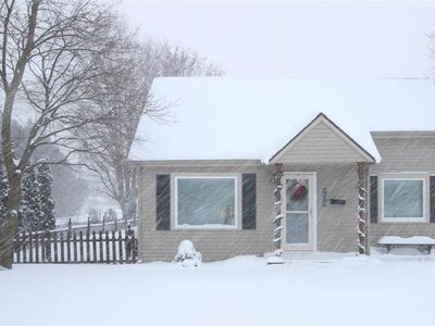 208 E Upright St, Charlevoix, MI, 49720