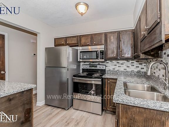 2nd image of 505 Vermont Ave