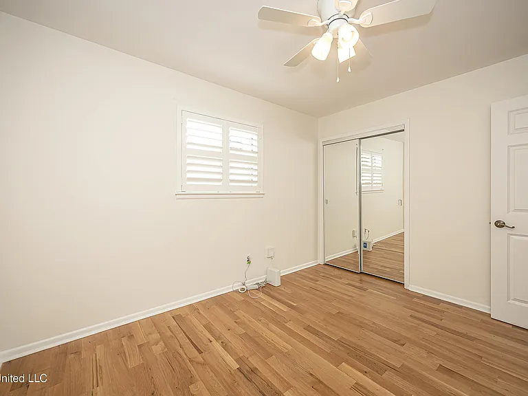 1107 Le Badine Ct — Photo 35