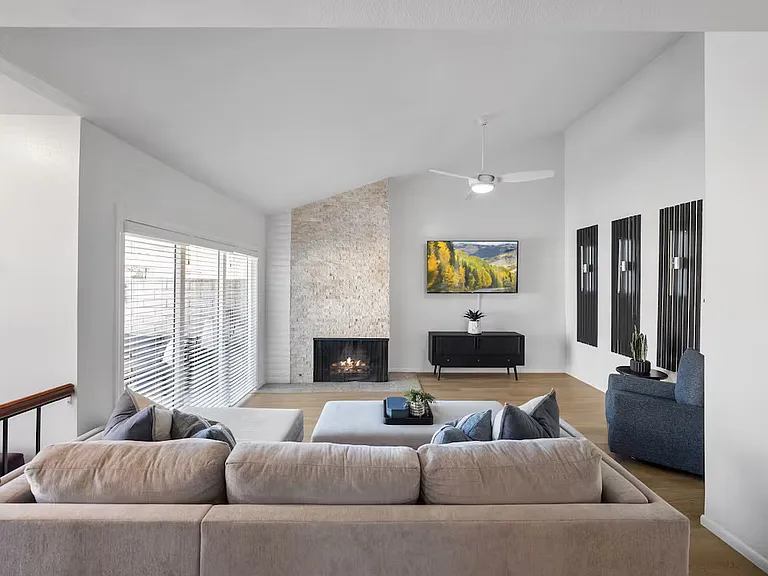 2718 Nectarine Ave — Photo 4