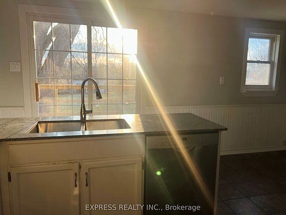 4th image of 2184 Maple Grove Rd