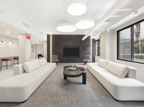 340 East 51st Street image 5 of 7