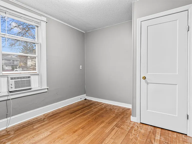20 Violet St #2 — Photo 12