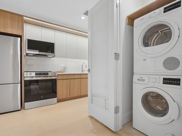 170 Freeman Street image 8 of 14